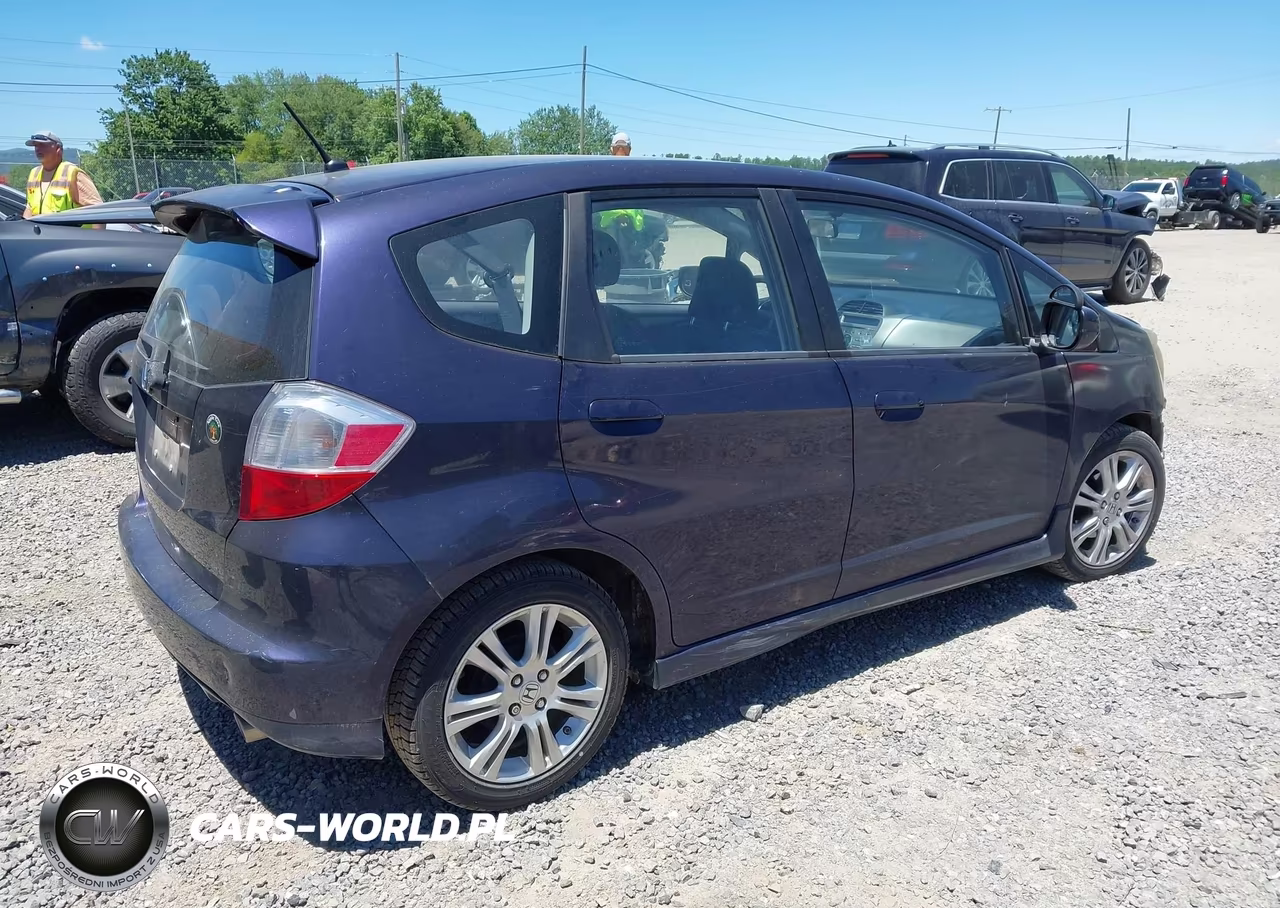 2010 Honda Fit VIN:JHMGE8H41AC018835 - 4