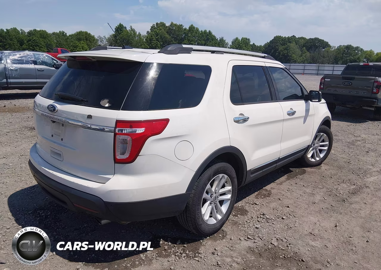 2011 Ford Explorer Xlt VIN:1FMHK7D86BGA30003 - 4