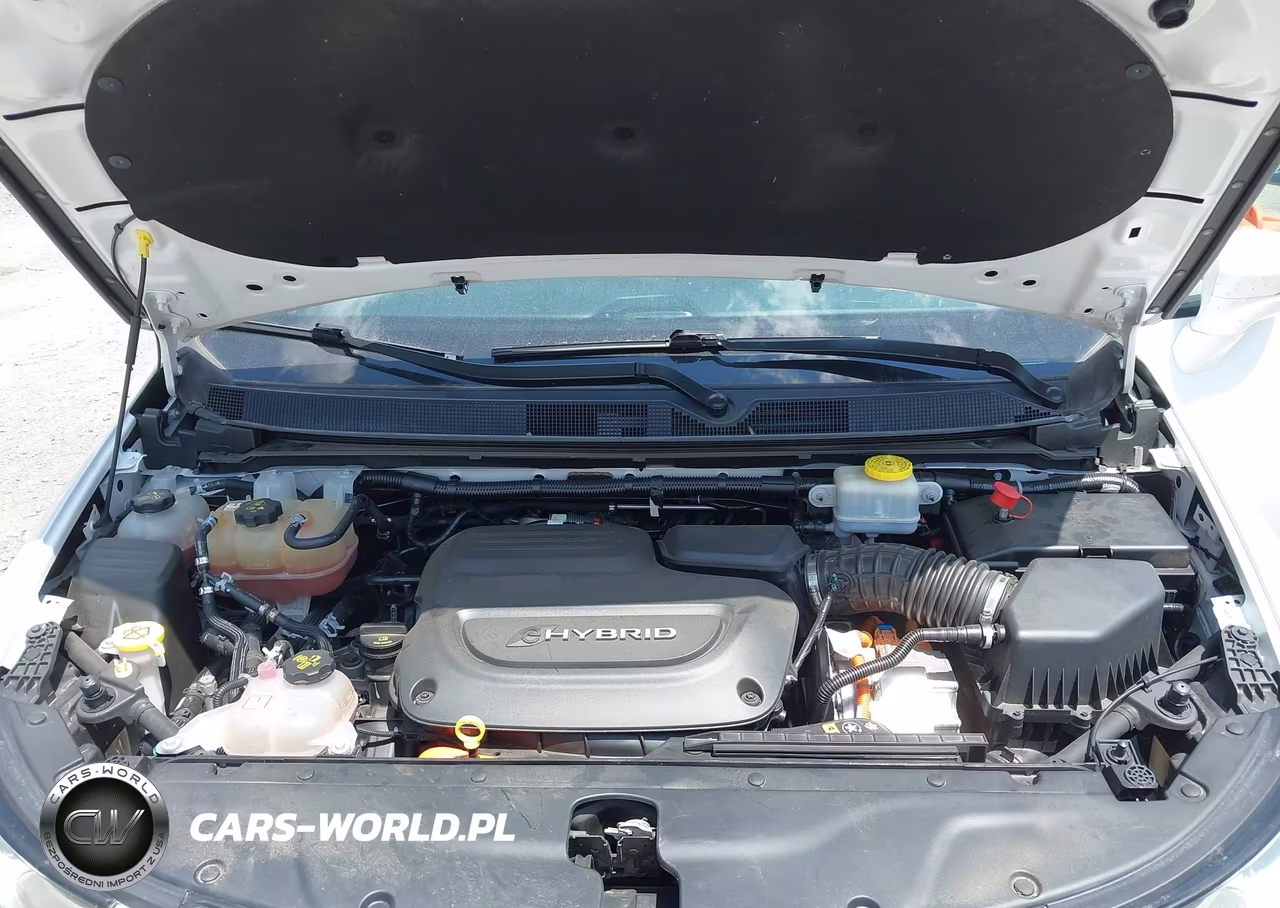 2022 Chrysler Pacifica Hybrid Touring L VIN:2C4RC1L7XNR173518 - 10