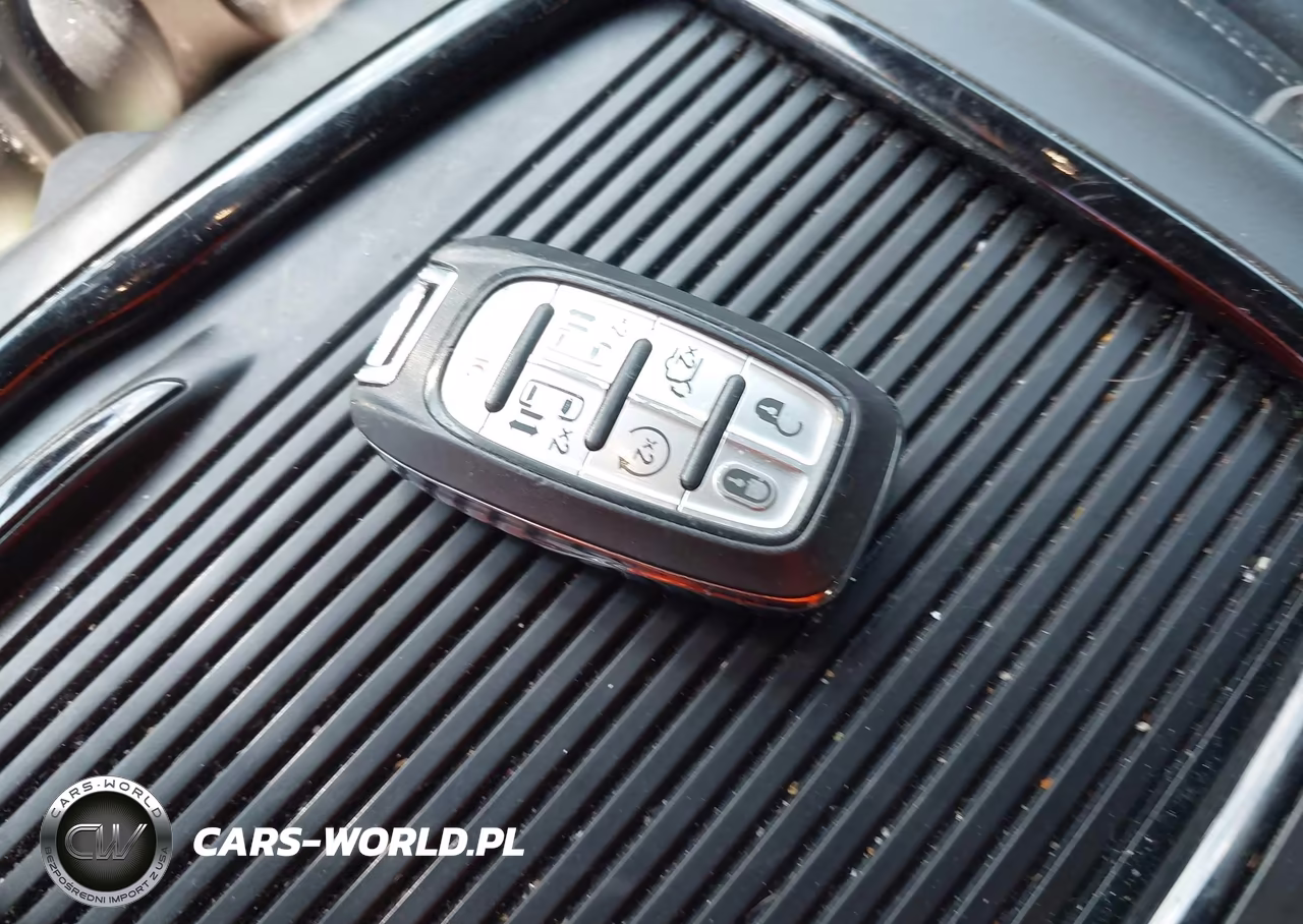 2022 Chrysler Pacifica Hybrid Touring L VIN:2C4RC1L7XNR173518 - 11