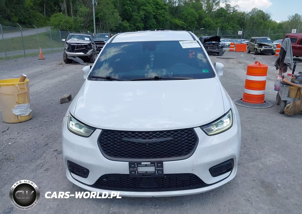 2022 Chrysler Pacifica Hybrid Touring L VIN:2C4RC1L7XNR173518 - 12