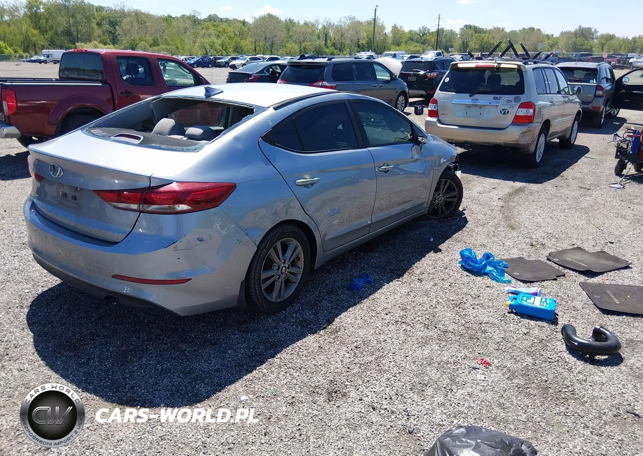 2017 Hyundai Elantra Se VIN:5NPD84LF2HH042122 - 4