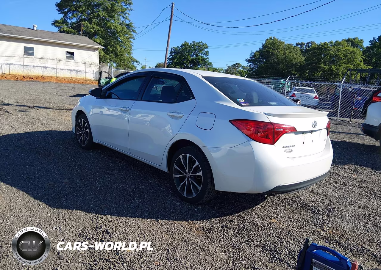 2017 Toyota Corolla Se VIN:5YFBURHE6HP665746 - 3
