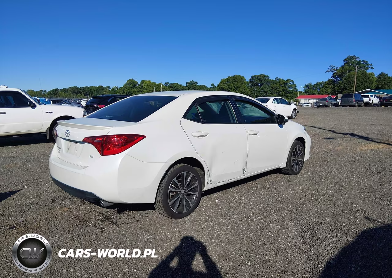 2017 Toyota Corolla Se VIN:5YFBURHE6HP665746 - 4