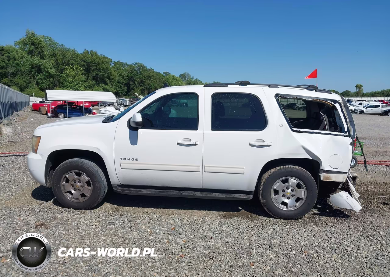 2011 Chevrolet Tahoe Lt VIN:1GNSCBE08BR232937 - 14