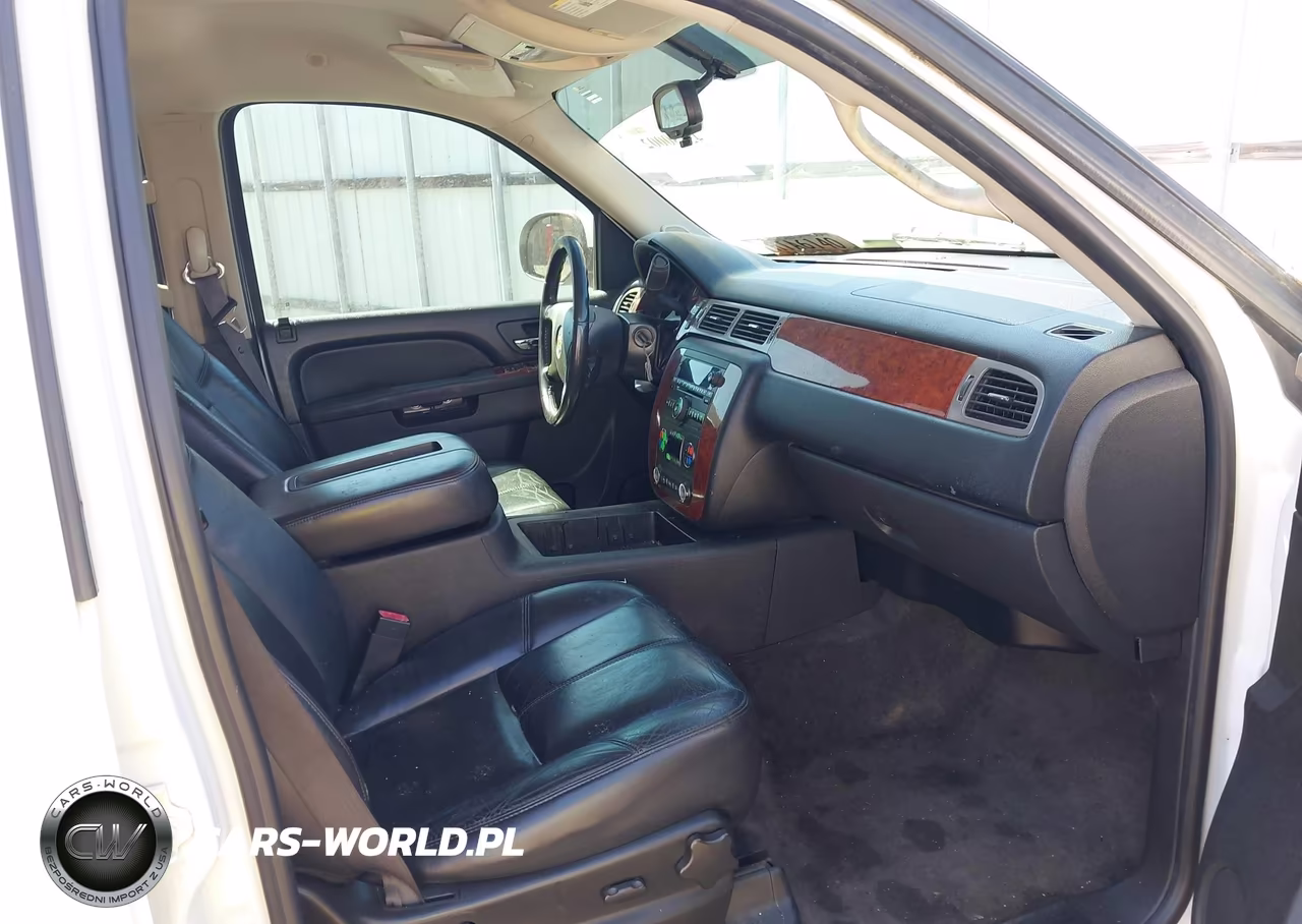 2011 Chevrolet Tahoe Lt VIN:1GNSCBE08BR232937 - 5
