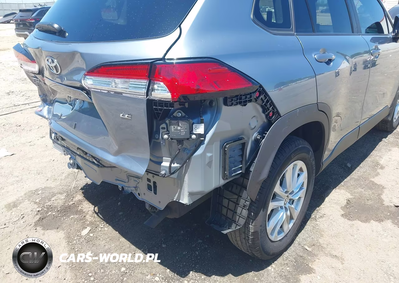 2025 Toyota Corolla Cross Le VIN:7MUBAAAG2SV139821 - 18