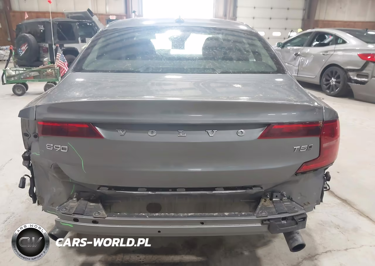 2018 Volvo S90 T5 Momentum VIN:LVY982MK8JP015595 - 16