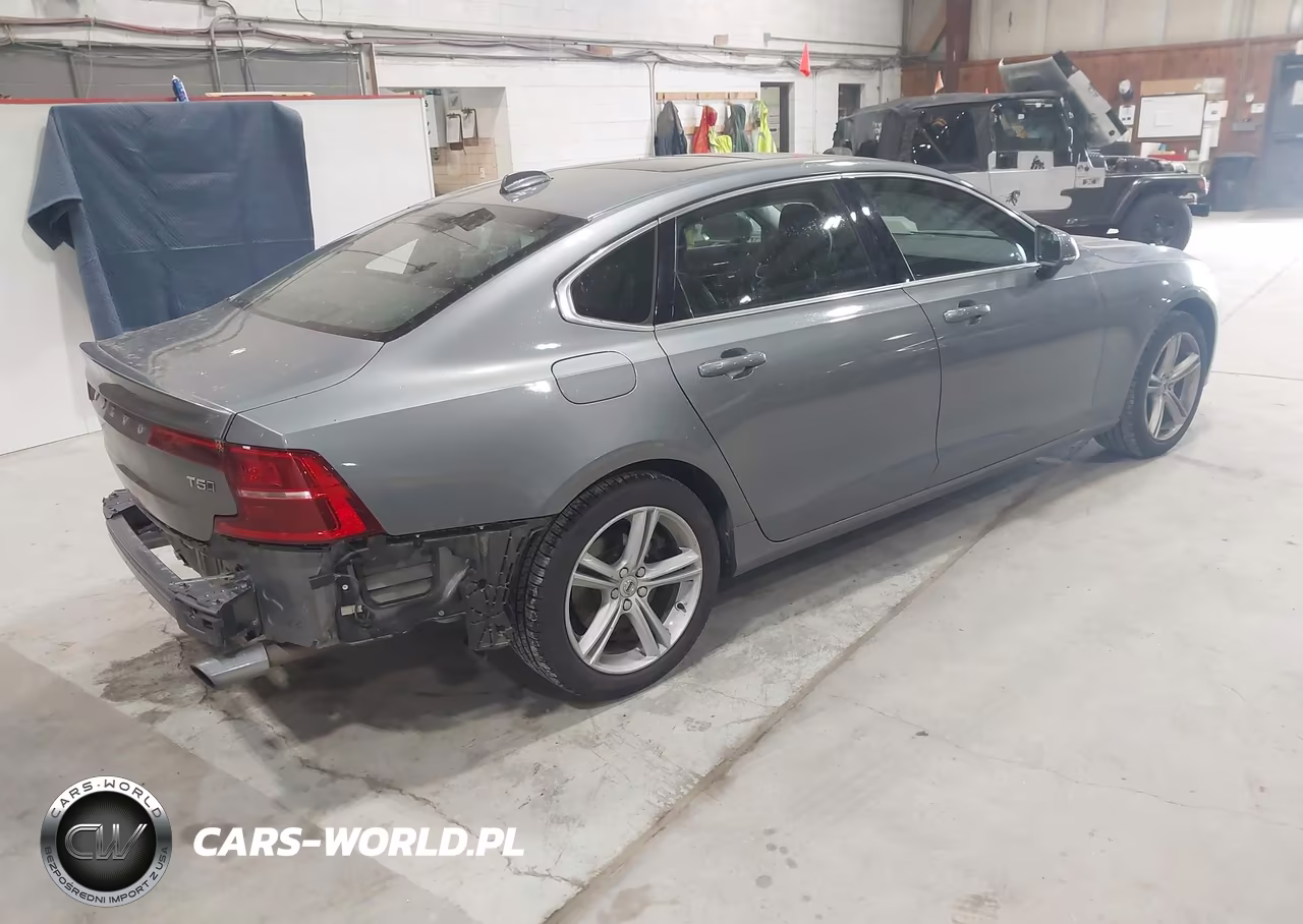 2018 Volvo S90 T5 Momentum VIN:LVY982MK8JP015595 - 4