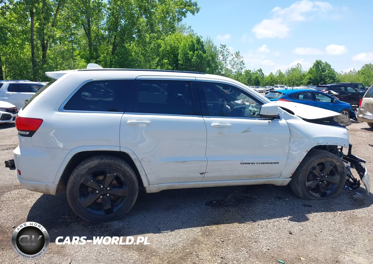 2015 Jeep Grand Cherokee Altitude VIN:1C4RJFAG3FC699666 - 14