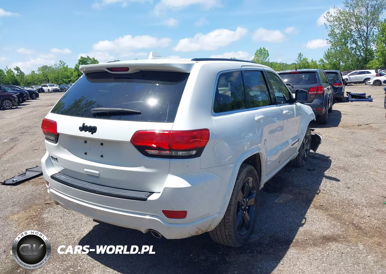 2015 Jeep Grand Cherokee Altitude VIN:1C4RJFAG3FC699666 - 4