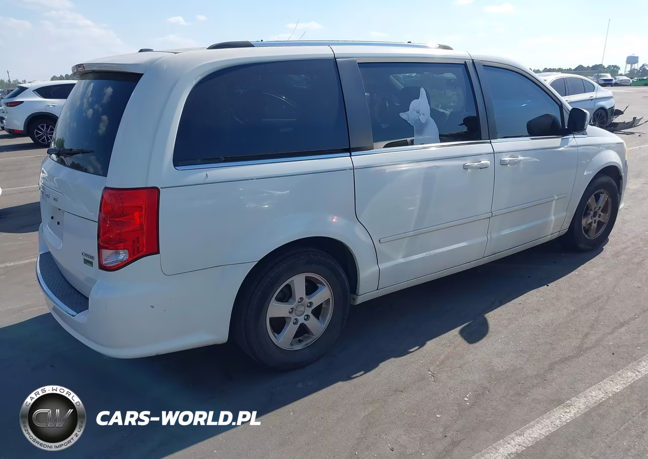 2011 Dodge Grand Caravan Crew VIN:2D4RN5DG2BR764702 - 4
