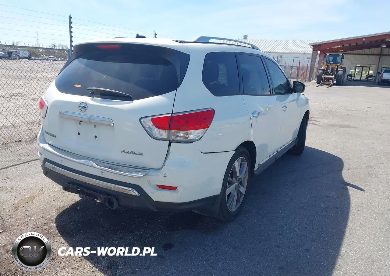 2015 Nissan Pathfinder Platinum VIN:5N1AR2MN4FC661710 - 4