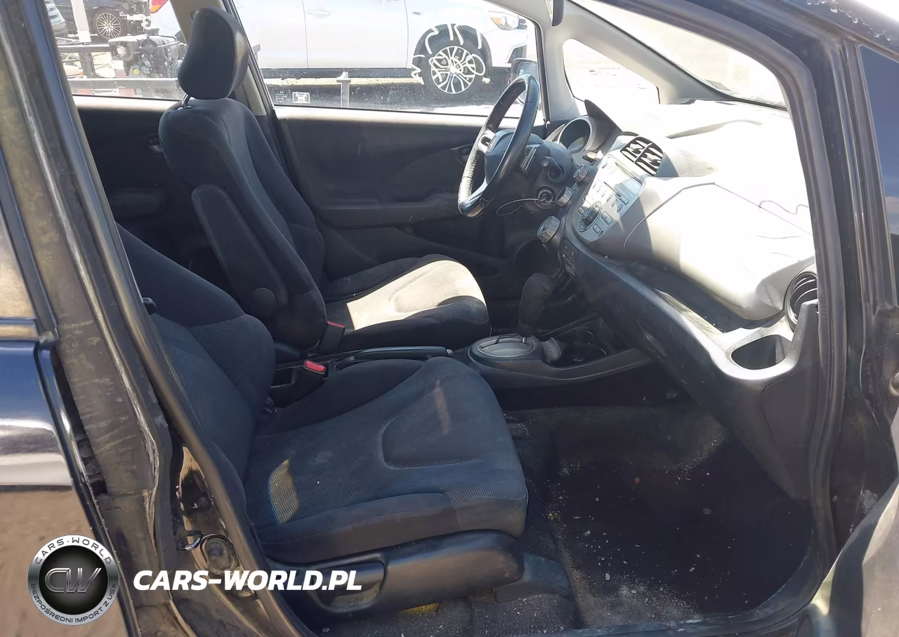 2011 Honda Fit Sport VIN:JHMGE8H53BS010686 - 5