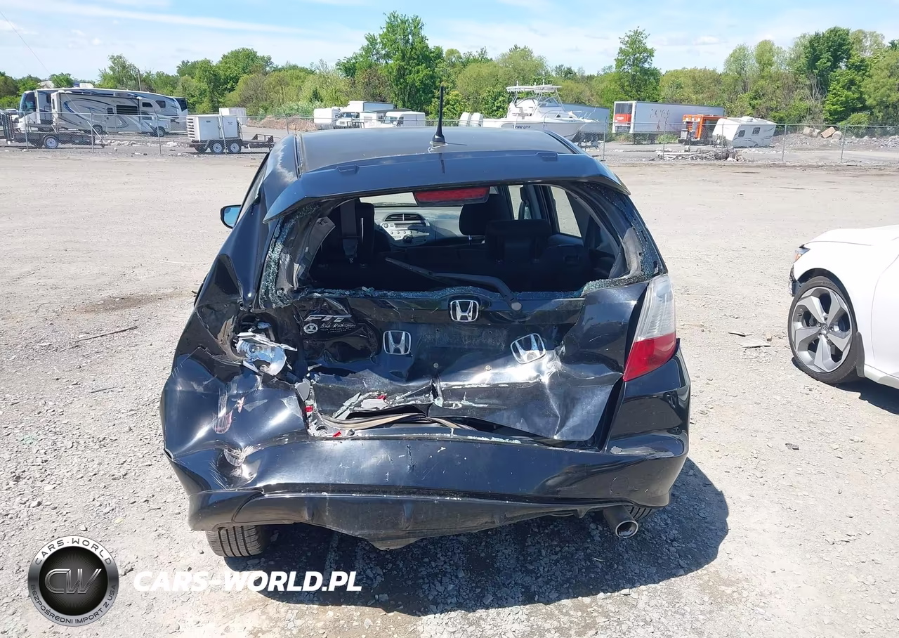 2011 Honda Fit Sport VIN:JHMGE8H53BS010686 - 6