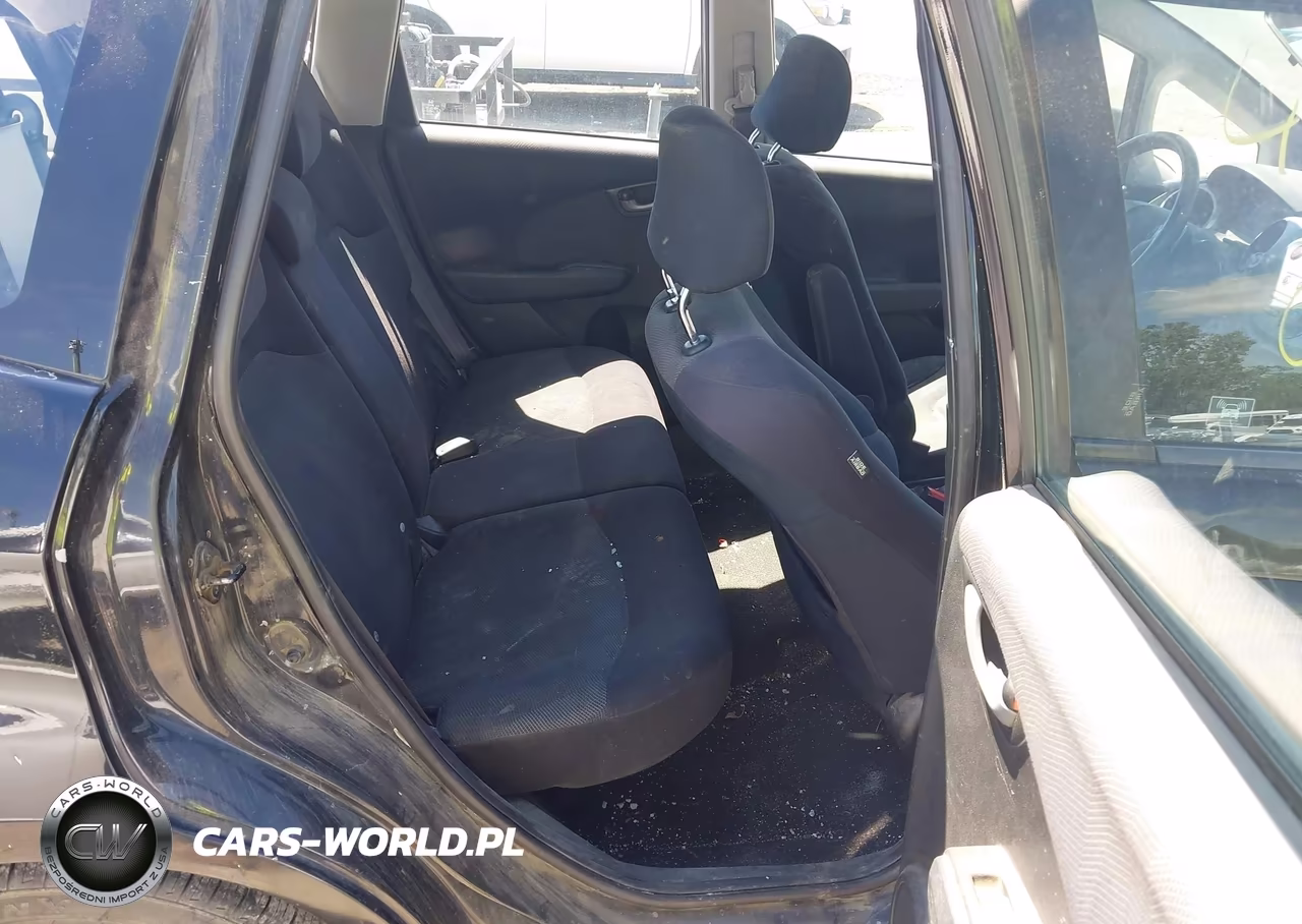 2011 Honda Fit Sport VIN:JHMGE8H53BS010686 - 8