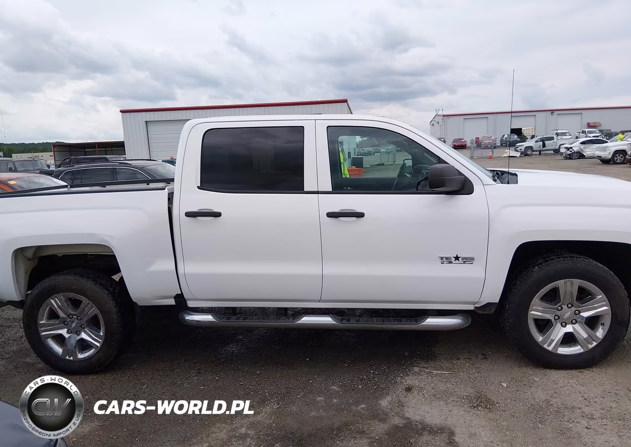 2018 Chevrolet Silverado 1500 Custom VIN:3GCPCPEC0JG347777 - 13