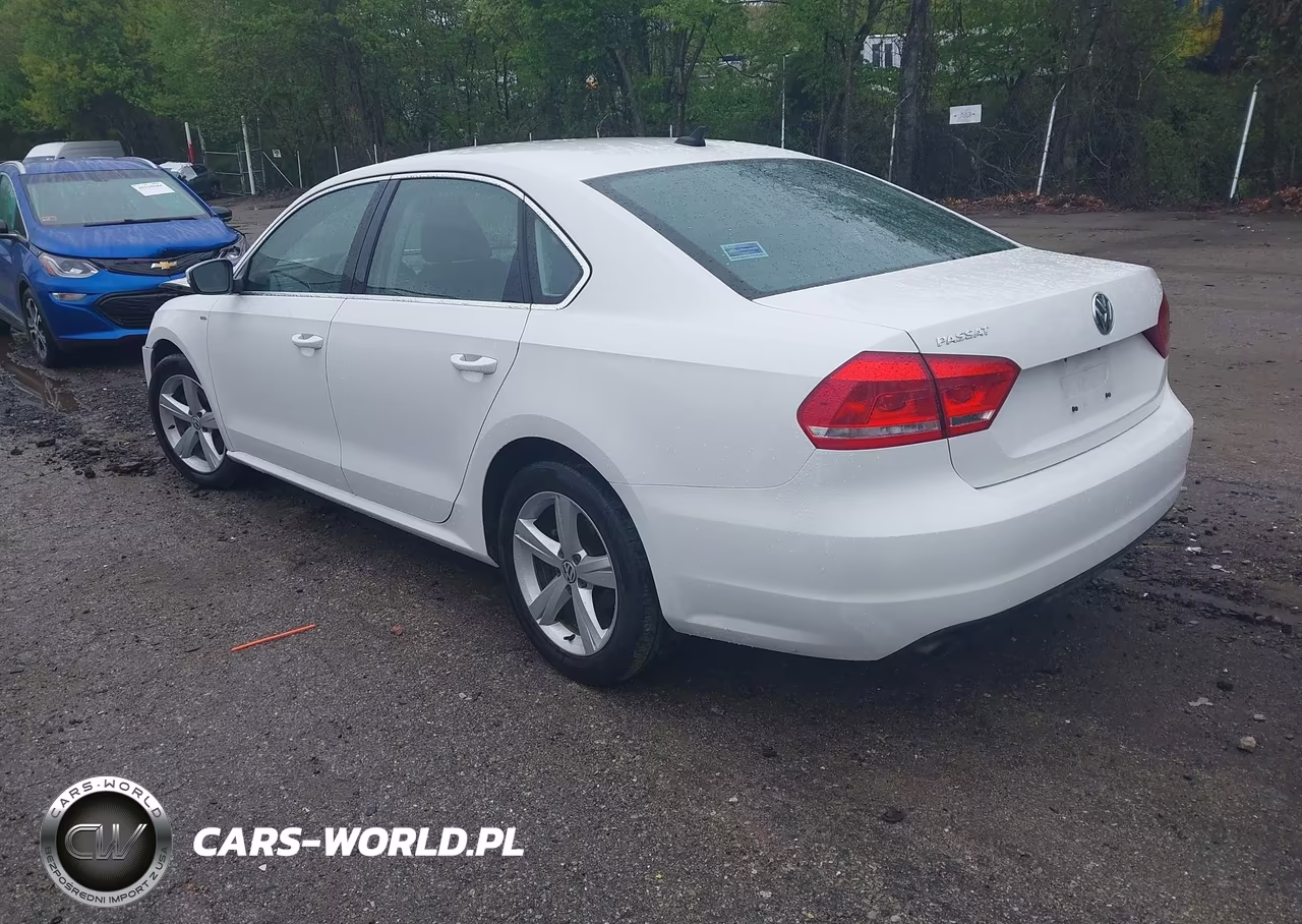 2014 Volkswagen Passat 1.8T Wolfsburg Edition VIN:1VWAT7A3XEC026752 - 3