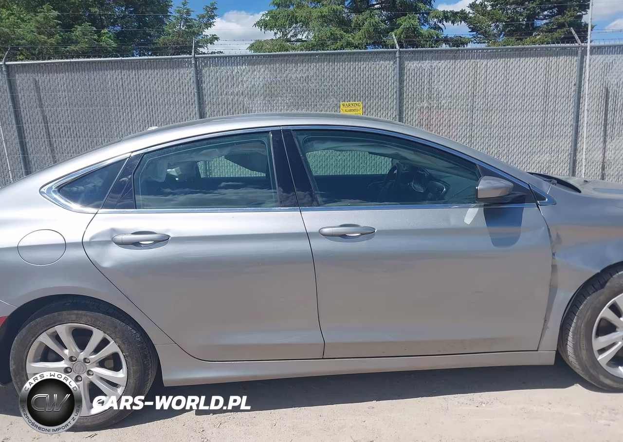 2015 Chrysler 200 Limited VIN:1C3CCCABXFN731556 - 13