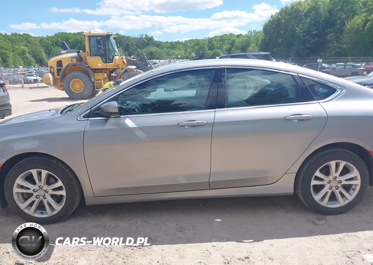 2015 Chrysler 200 Limited VIN:1C3CCCABXFN731556 - 14