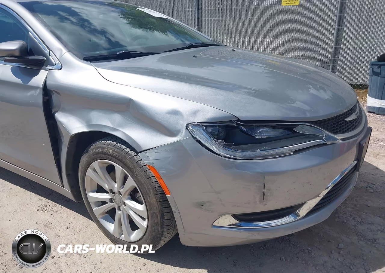 2015 Chrysler 200 Limited VIN:1C3CCCABXFN731556 - 6