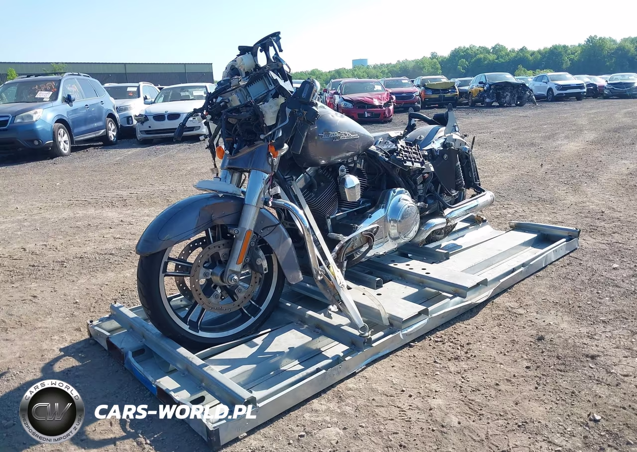 2014 Harley-Davidson Flhxs Street Glide Special VIN:1HD1KRM12EB645104 - 2
