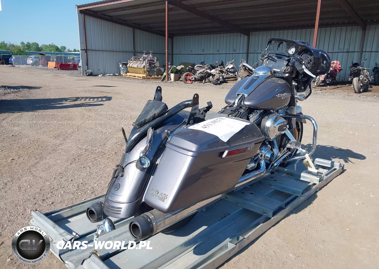 2014 Harley-Davidson Flhxs Street Glide Special VIN:1HD1KRM12EB645104 - 4