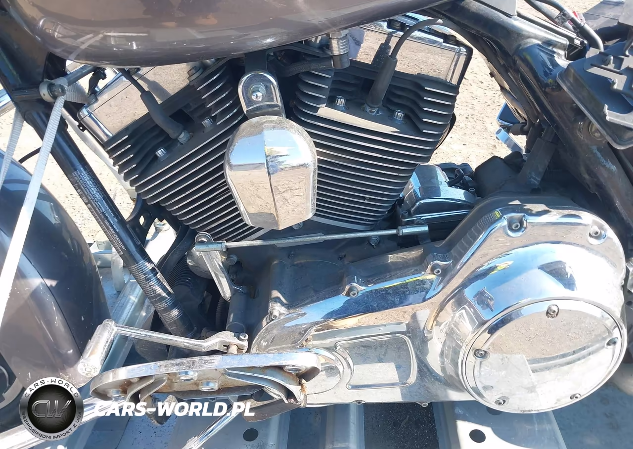 2014 Harley-Davidson Flhxs Street Glide Special VIN:1HD1KRM12EB645104 - 9