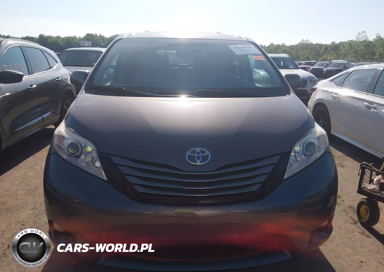 2012 Toyota Sienna Xle V6 8 Passenger VIN:5TDYK3DC3CS210564 - 12