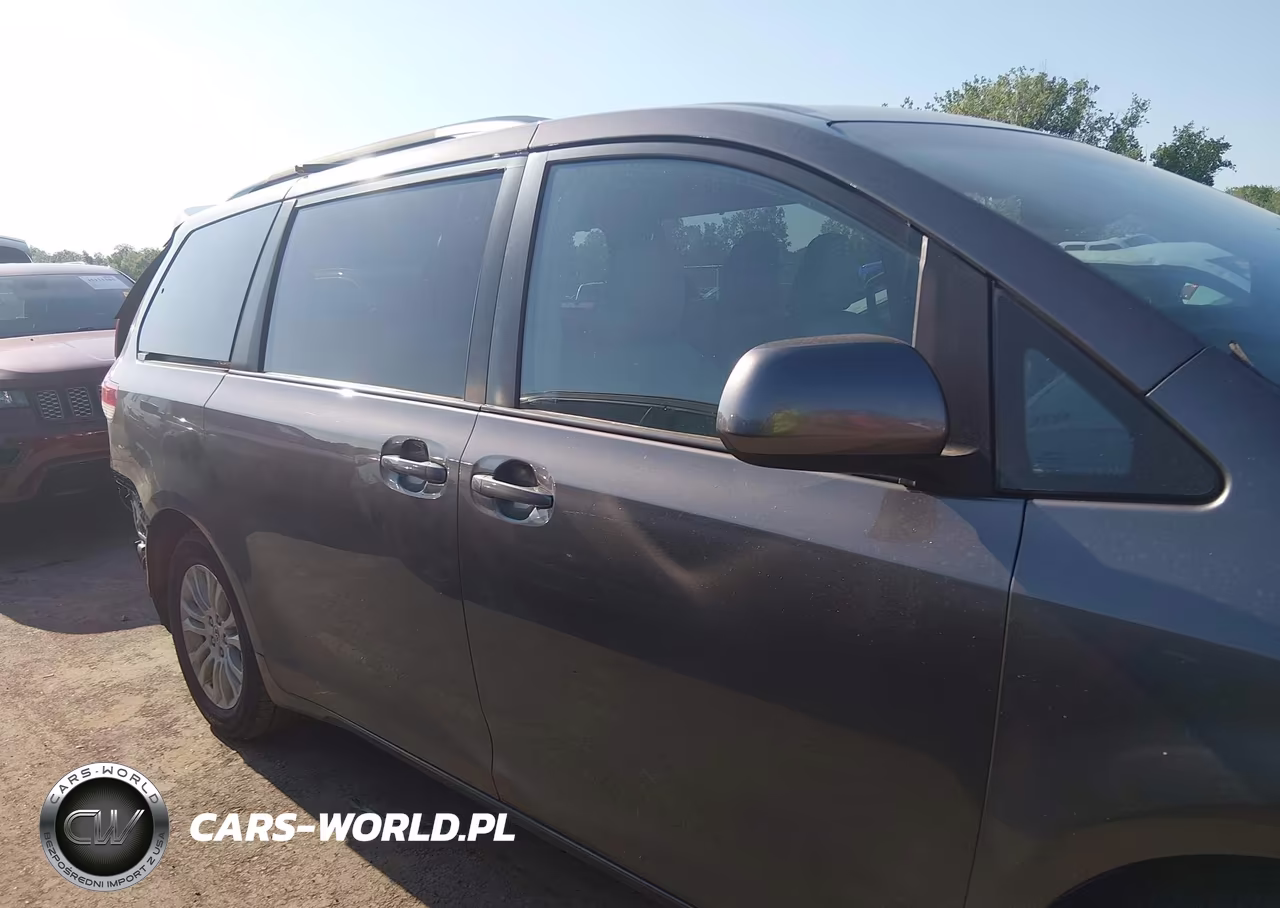 2012 Toyota Sienna Xle V6 8 Passenger VIN:5TDYK3DC3CS210564 - 13