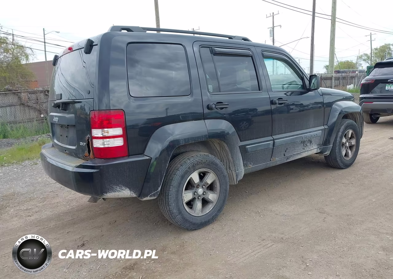 2008 Jeep Liberty Sport VIN:1J8GN28K18W281261 - 4