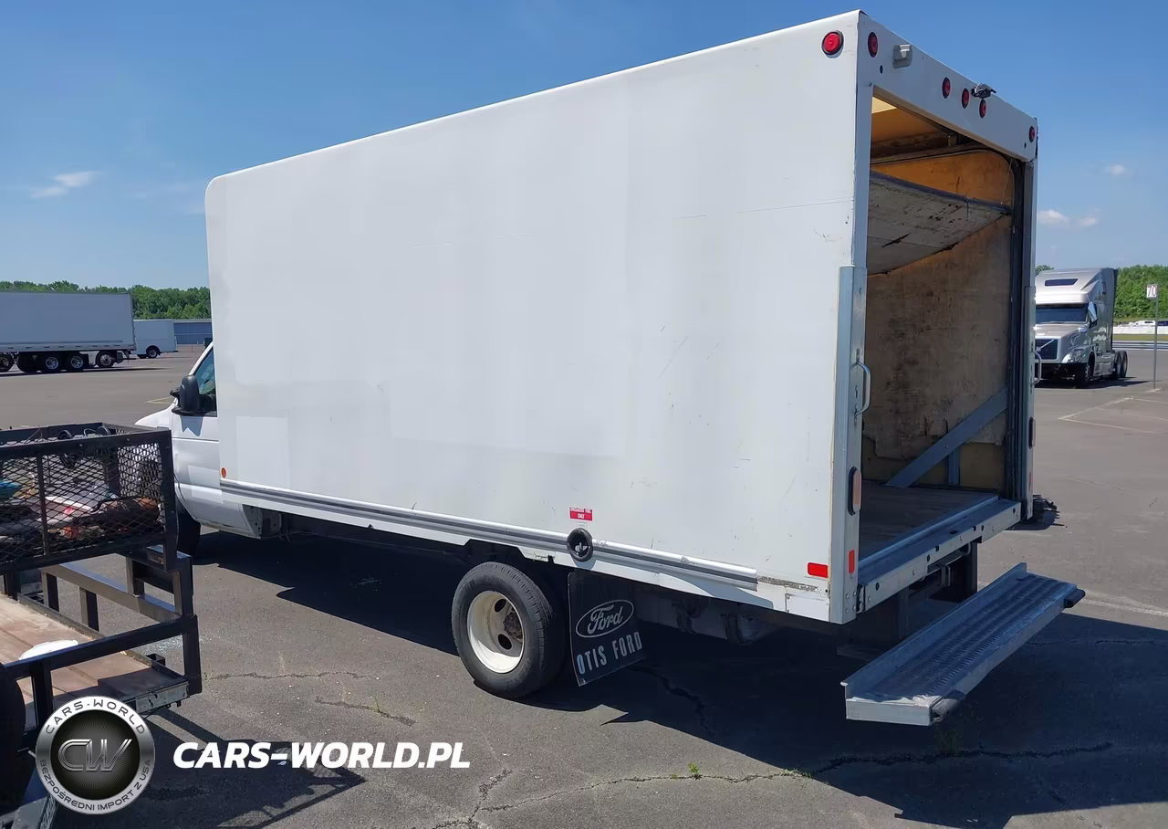 2019 Ford E-450 Cutaway VIN:1FDWE4F67KDC38272 - 14