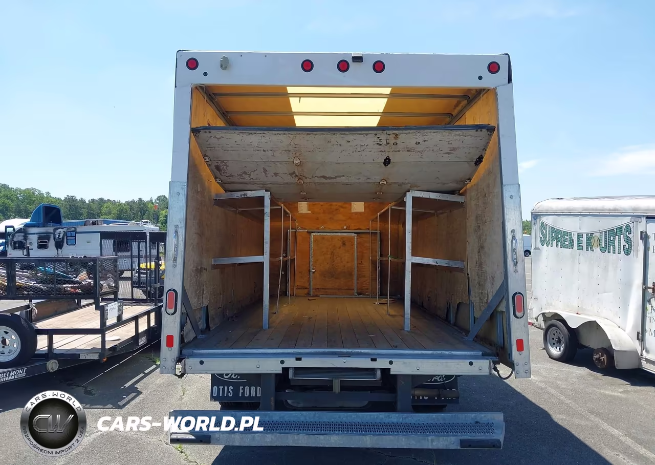 2019 Ford E-450 Cutaway VIN:1FDWE4F67KDC38272 - 17