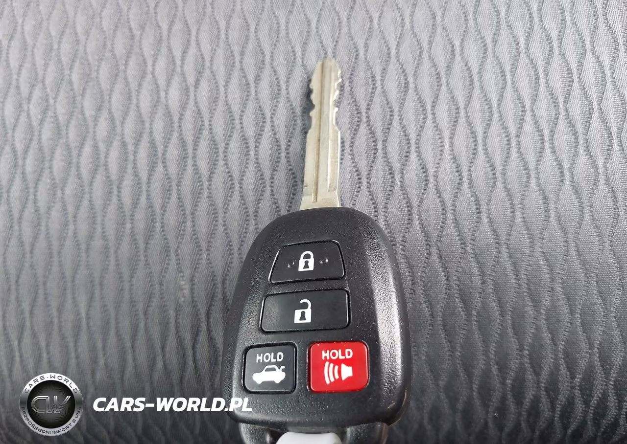 2018 Toyota Corolla Le VIN:2T1BURHE8JC090233 - 11
