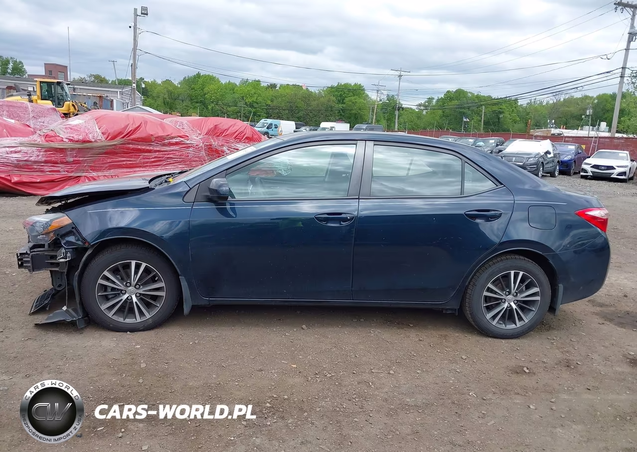 2018 Toyota Corolla Le VIN:2T1BURHE8JC090233 - 14