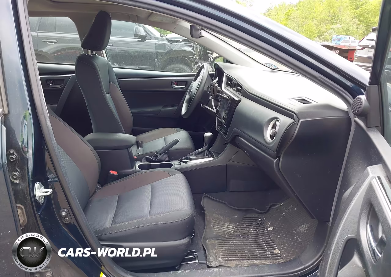2018 Toyota Corolla Le VIN:2T1BURHE8JC090233 - 5