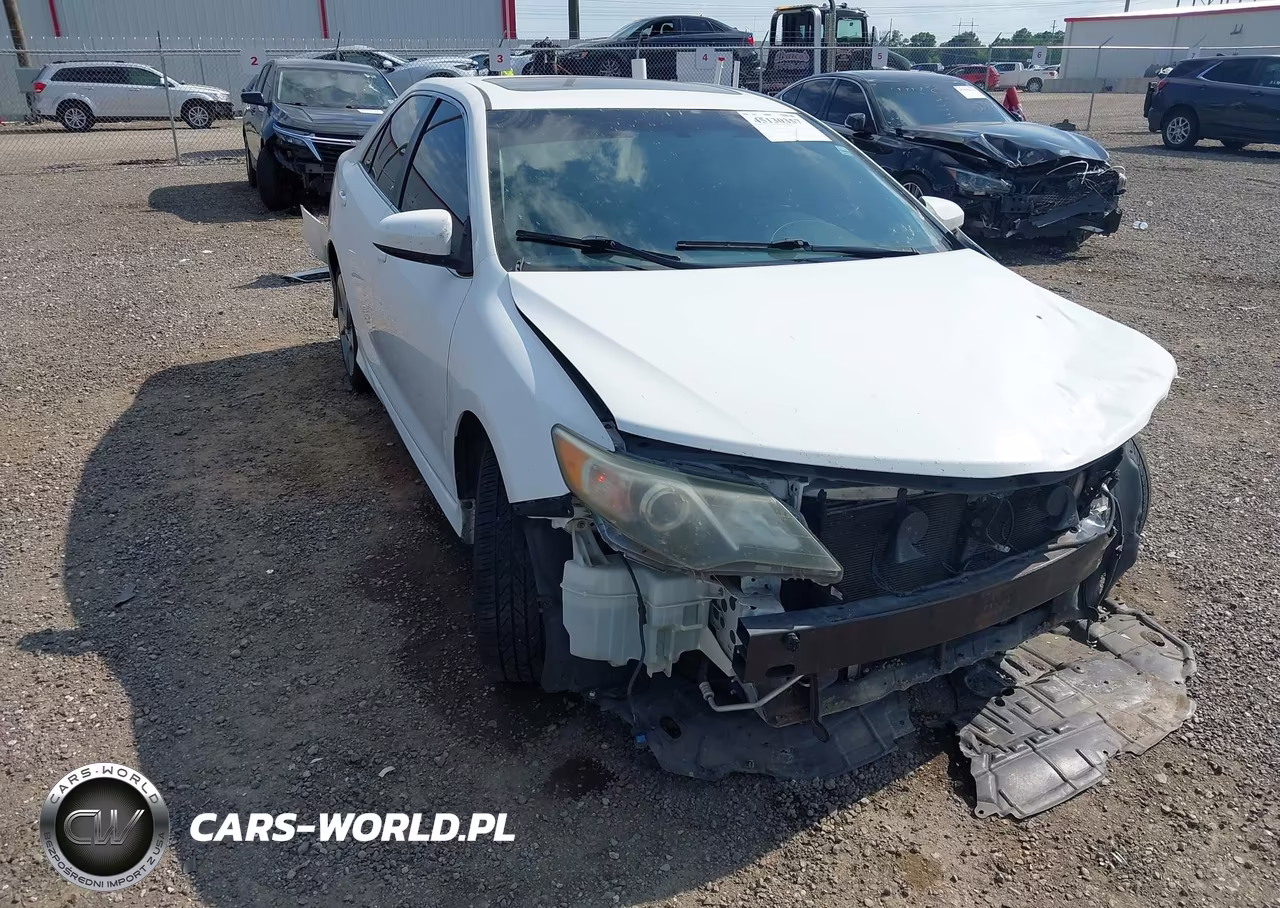 2012 Toyota Camry Se V6 – zdjęcie 1 z 17