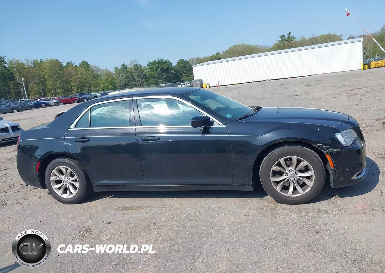 2015 Chrysler 300 Limited VIN:2C3CCAAGXFH766574 - 13