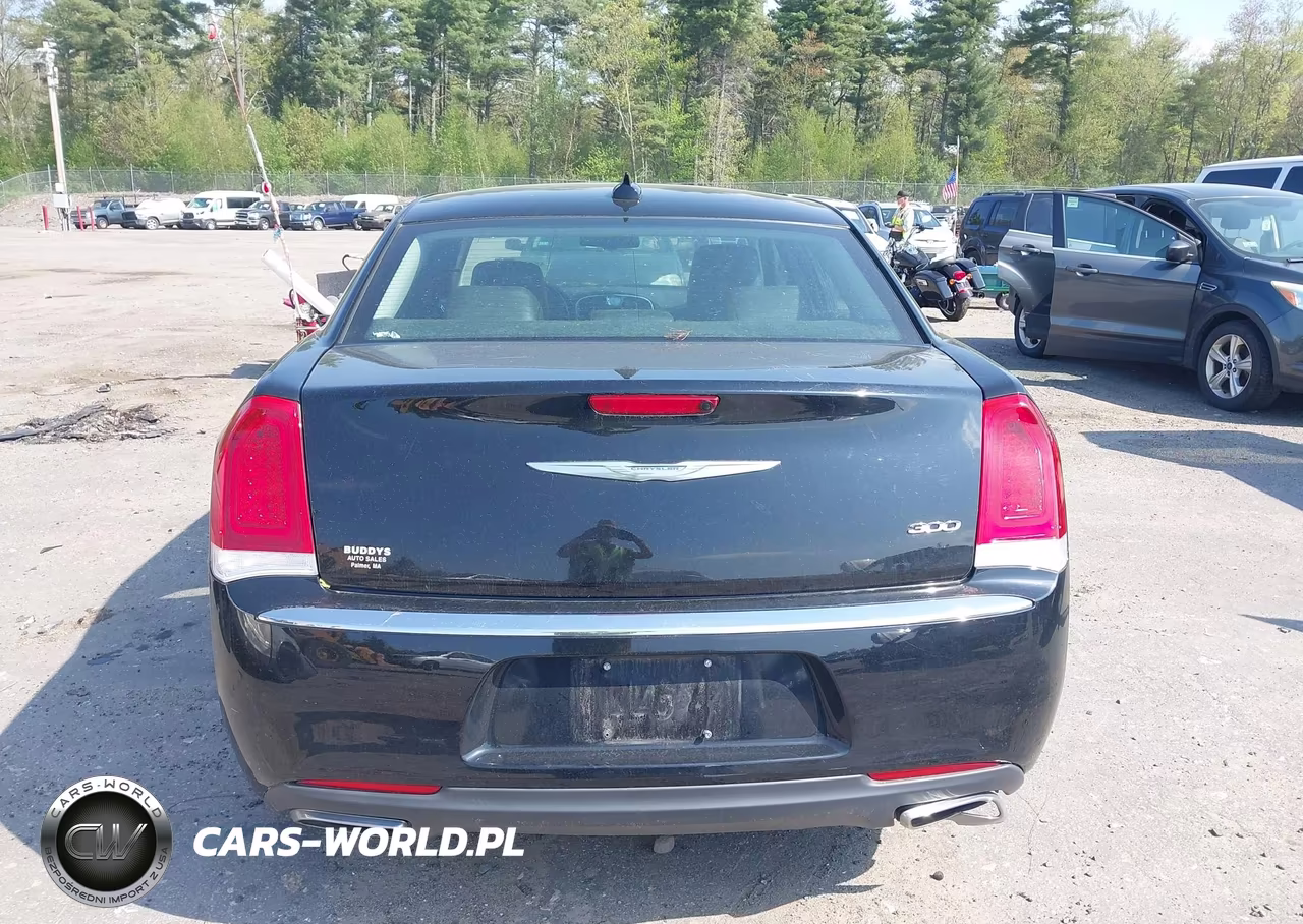 2015 Chrysler 300 Limited VIN:2C3CCAAGXFH766574 - 17