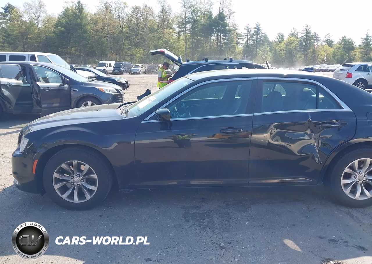 2015 Chrysler 300 Limited VIN:2C3CCAAGXFH766574 - 6