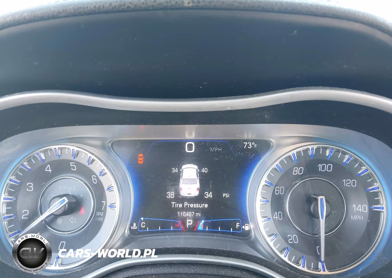 2015 Chrysler 300 Limited VIN:2C3CCAAGXFH766574 - 7