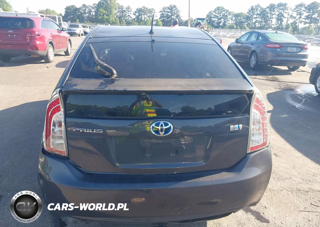 2013 Toyota Prius Two VIN:JTDKN3DU0D5605718 - 16