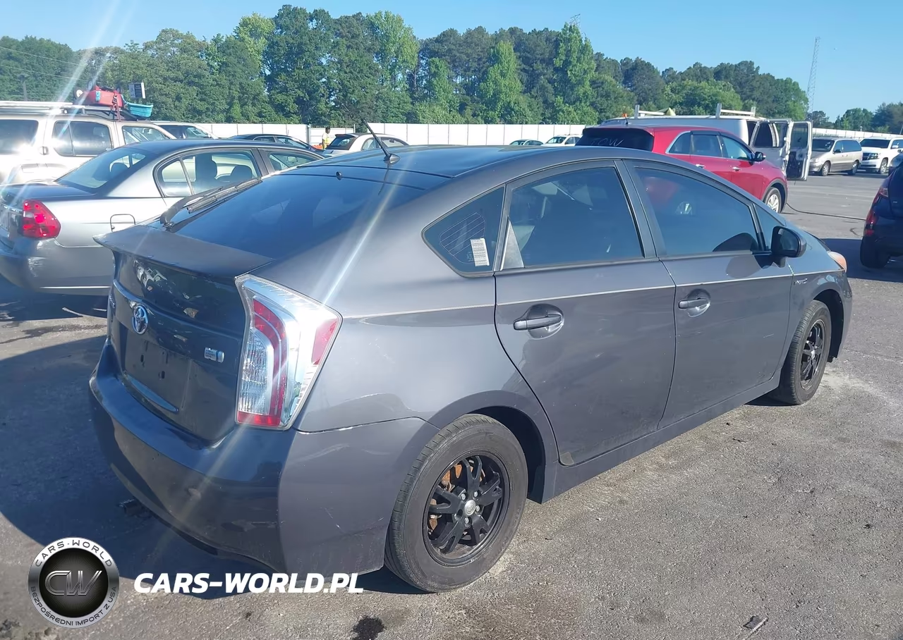 2013 Toyota Prius Two VIN:JTDKN3DU0D5605718 - 4