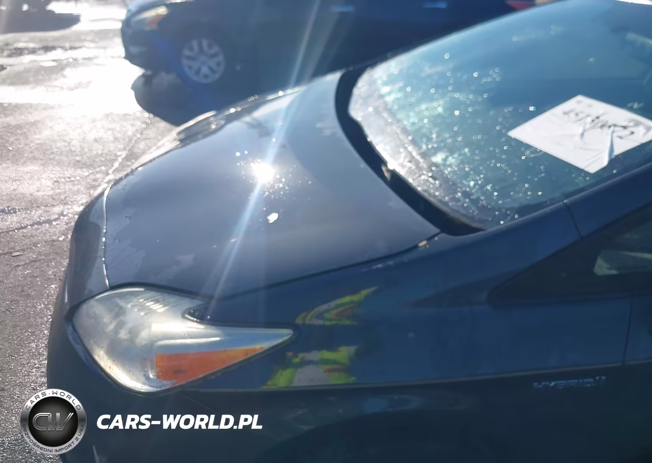 2013 Toyota Prius Two VIN:JTDKN3DU0D5605718 - 6