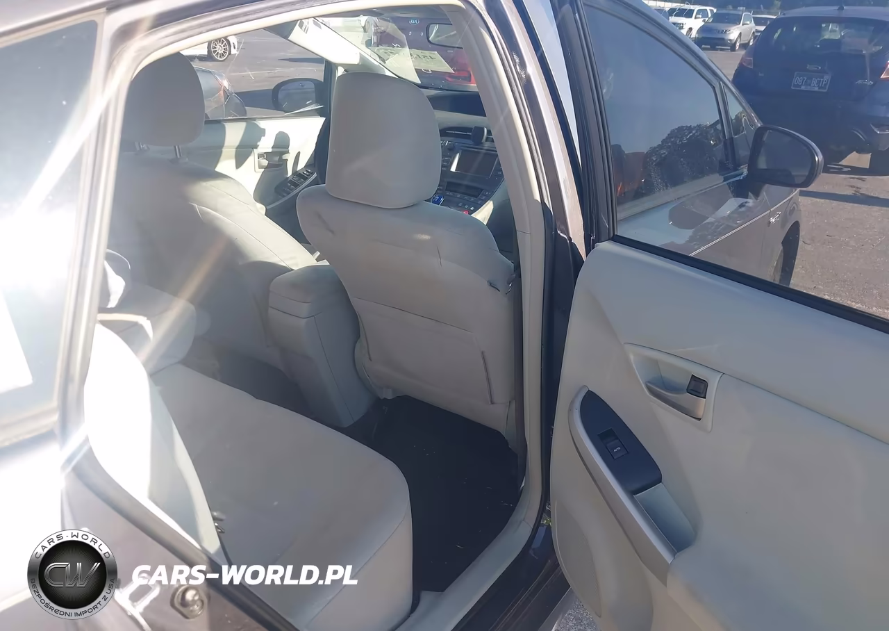 2013 Toyota Prius Two VIN:JTDKN3DU0D5605718 - 8