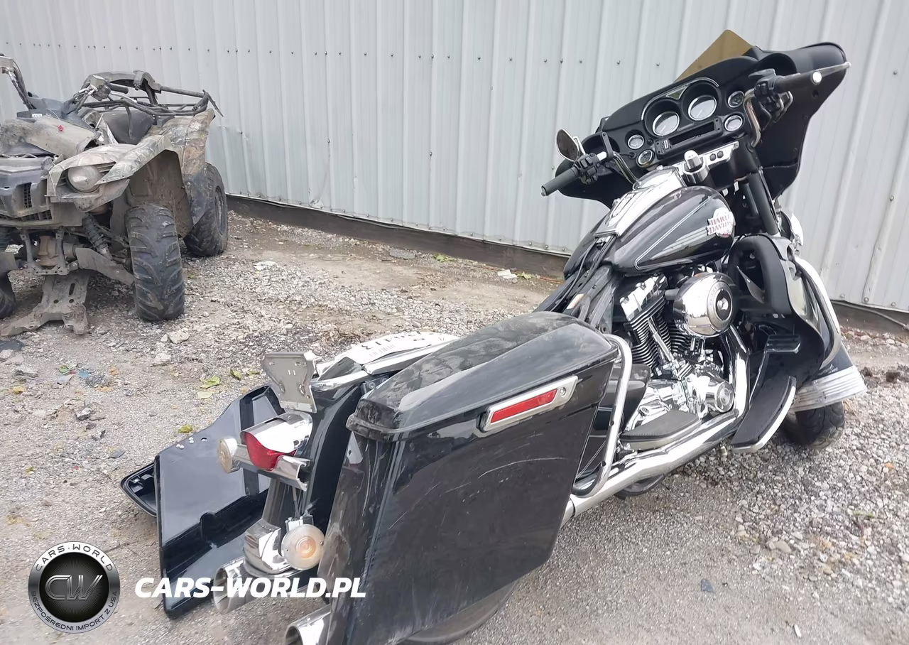 2007 Harley-Davidson Flhtcui VIN:1HD1FC4167Y648895 - 4