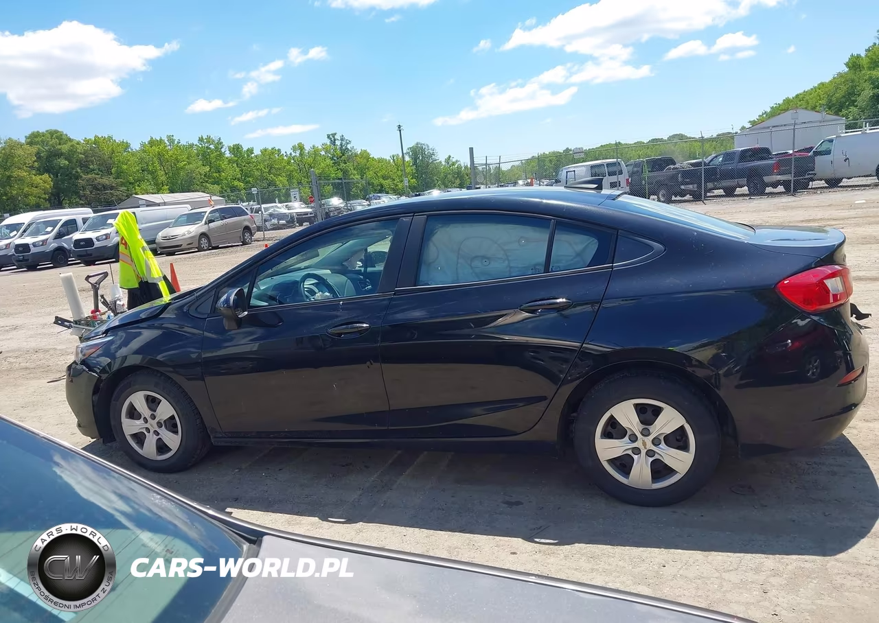 2018 Chevrolet Cruze Ls Auto VIN:1G1BC5SM4J7118552 - 14
