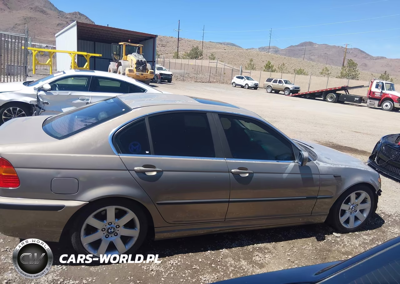 2003 BMW 330 Xi VIN:WBAEW534X3PG22472 - 14