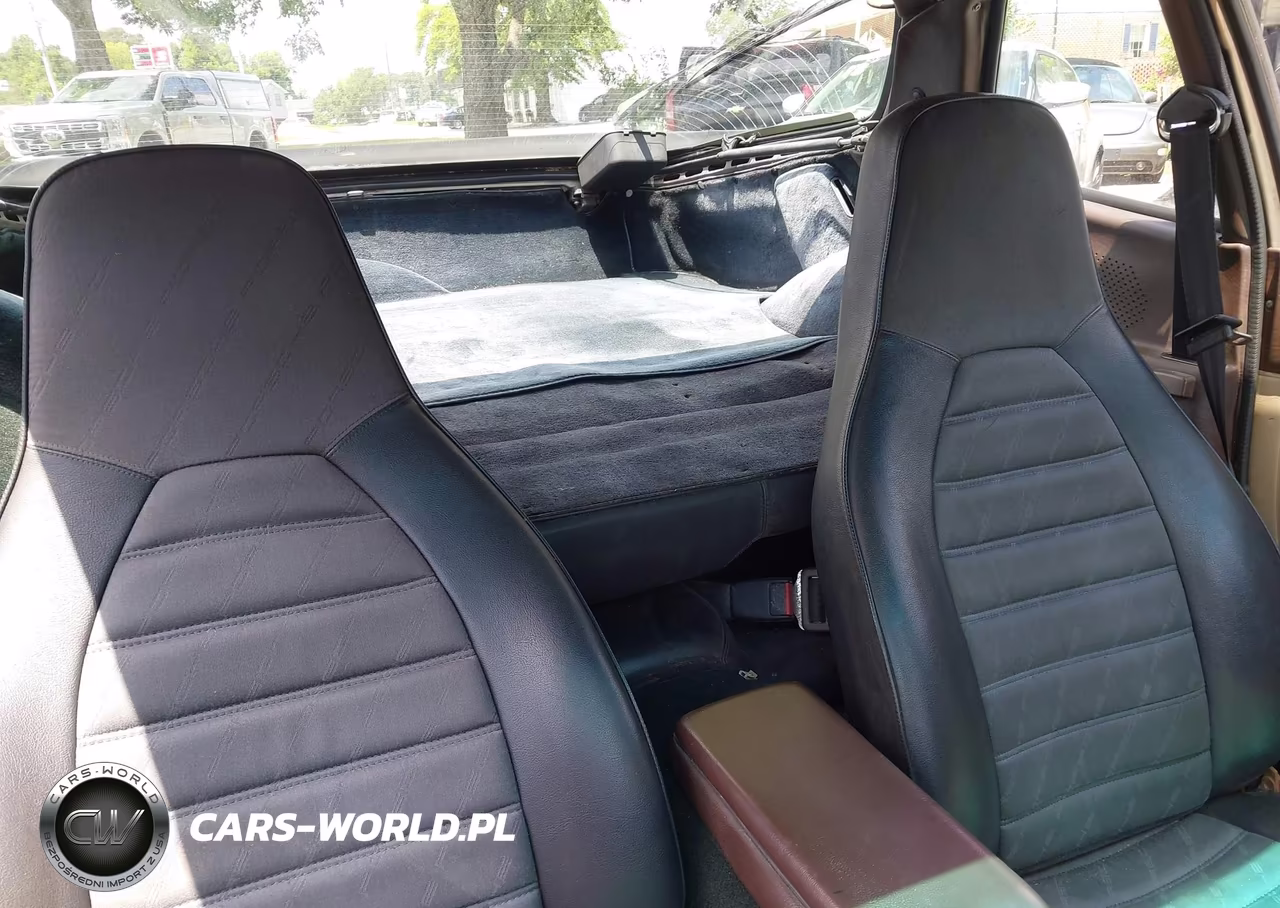 1984 Porsche 944 VIN:WP0AA0944EN452485 - 8