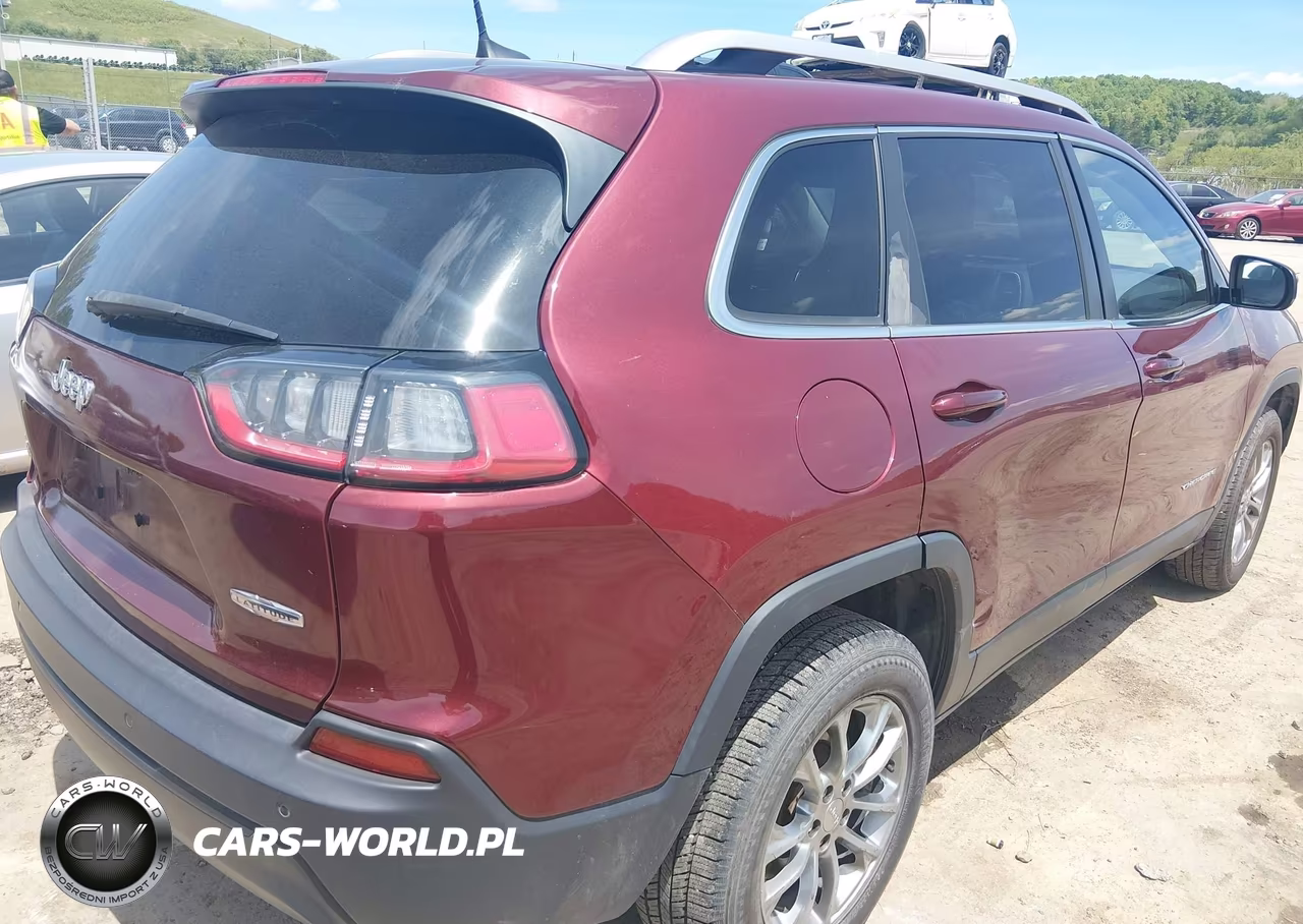 2019 Jeep Cherokee Latitude Plus 4X4 VIN:1C4PJMLB7KD255787 - 4